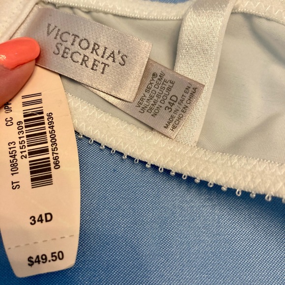 Victoria’ Secret Very Sexy Unlined Demi - Picture 7 of 7